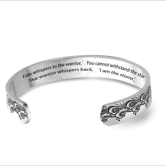 Engraved wave design bracelet - Picture 2 of 6